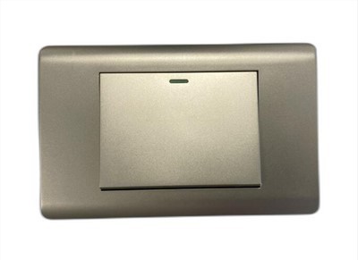 Прекидач утичнице за домаћинство