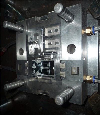 Прекидач за убризгавање калупа